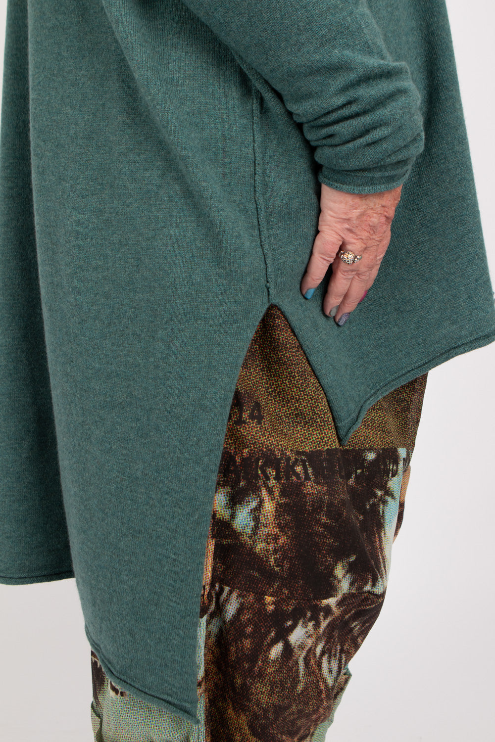 Capra Studio Cassia Pullover