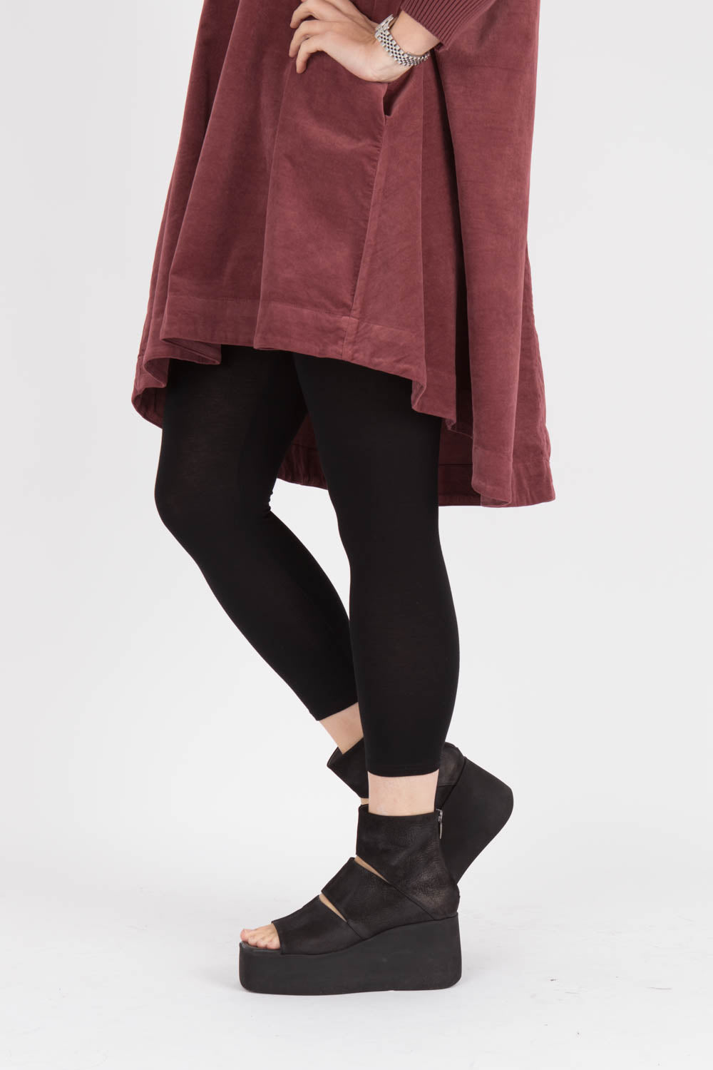 By Basics Bamboo Cropped Leggings