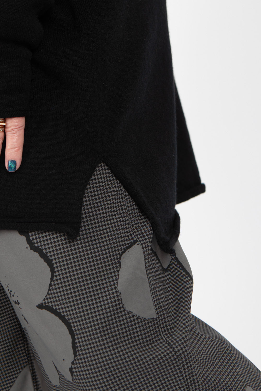 Capra Studio Mira Pullover