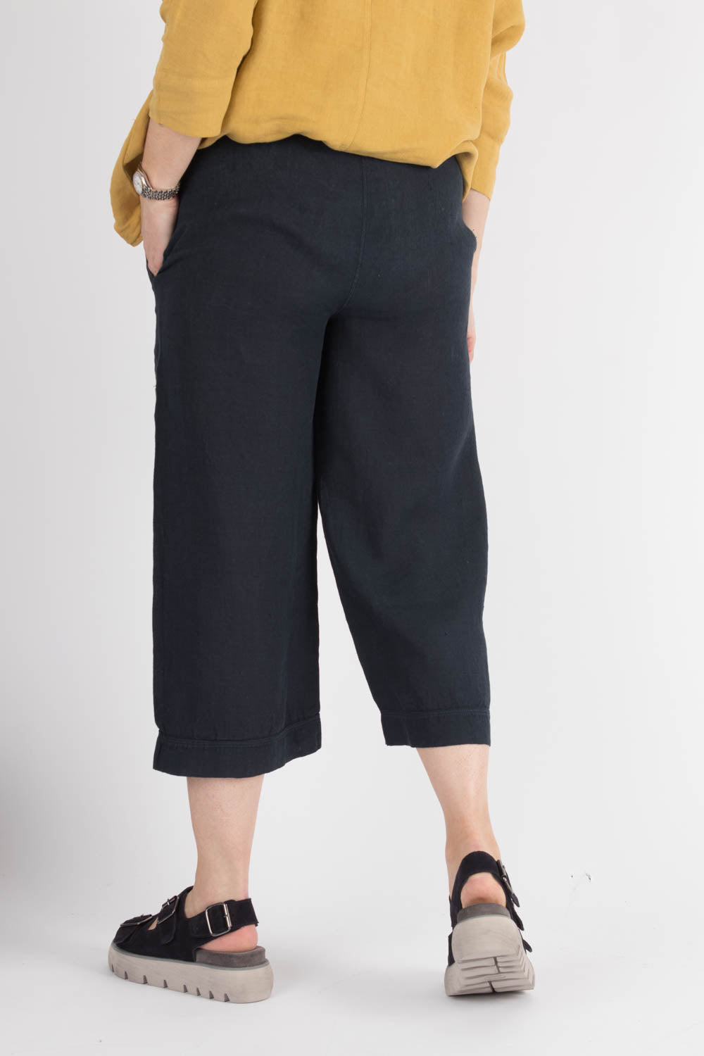 By Basics Wide Pants Short