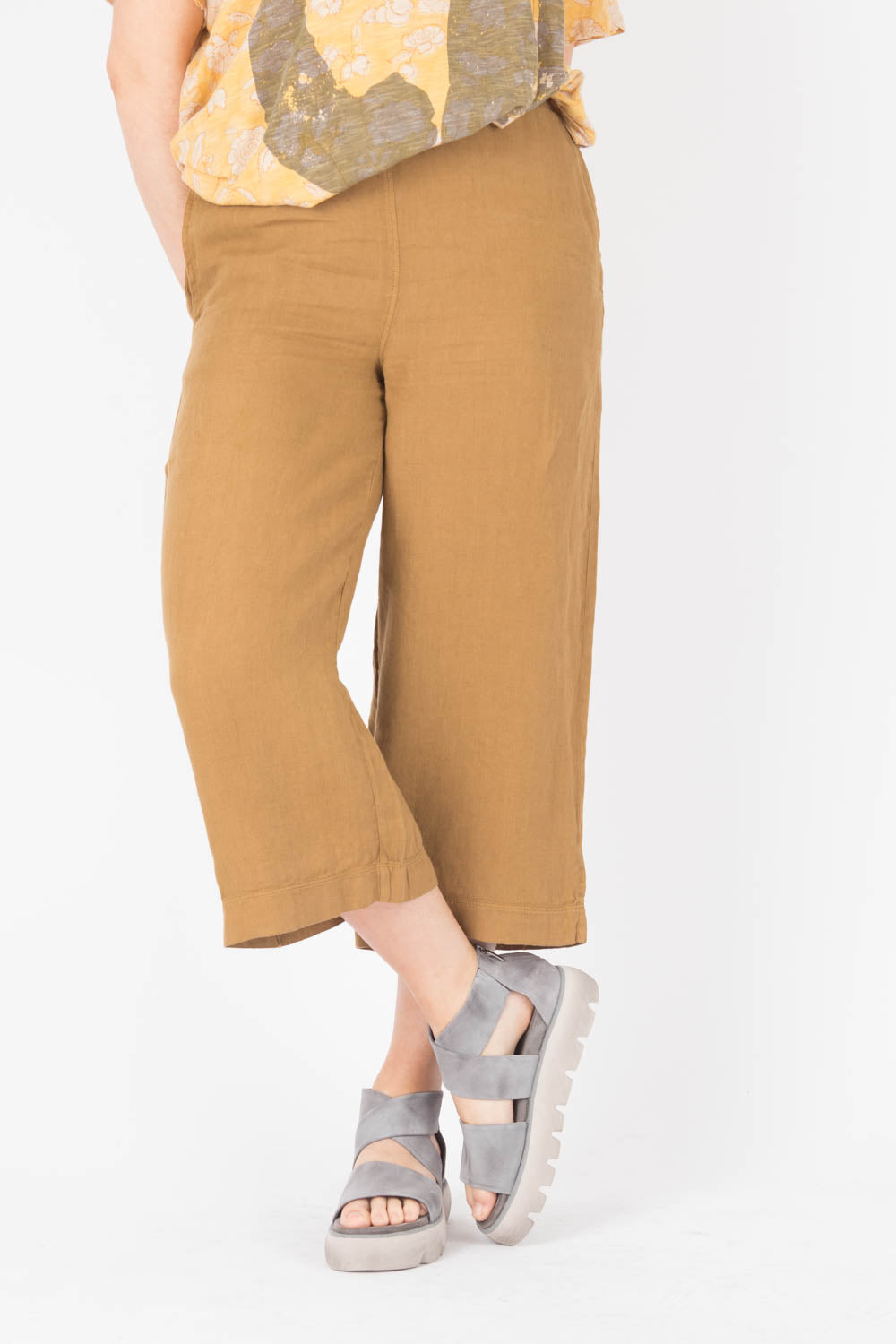 By Basics Wide Pants Short