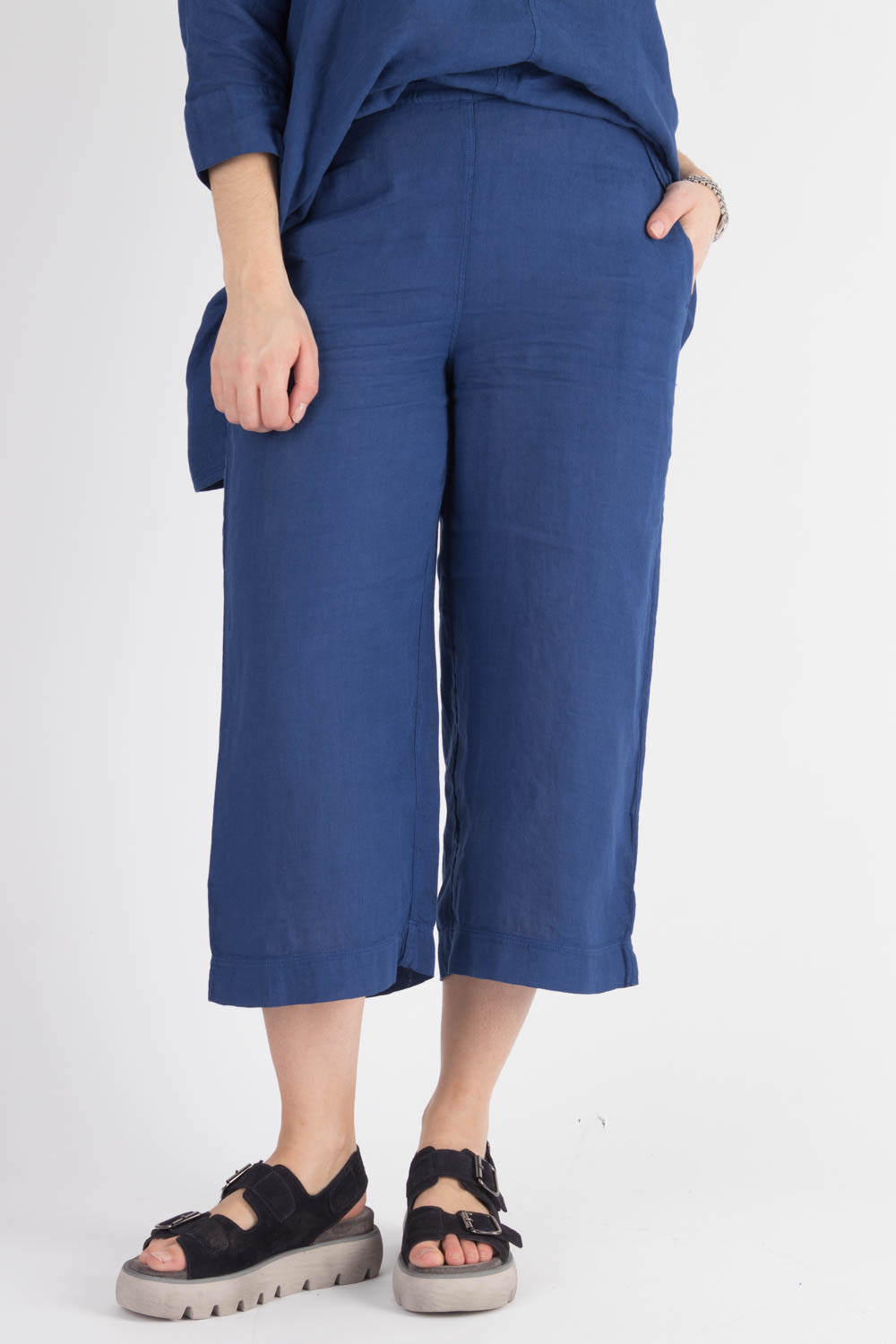 By Basics Wide Pants Short