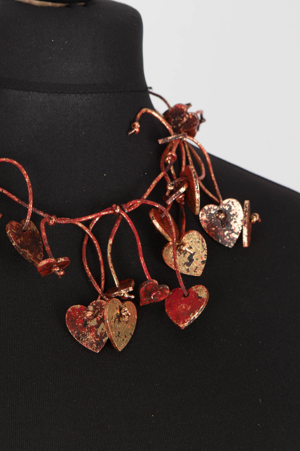 Jianhui Wooden Heart Fishbone Necklace