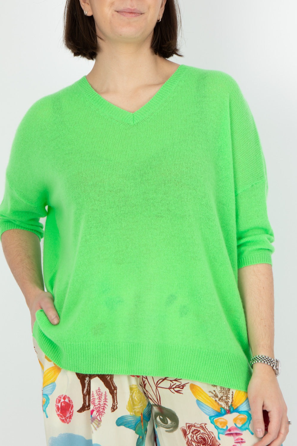 Estheme V-Neck Pullover