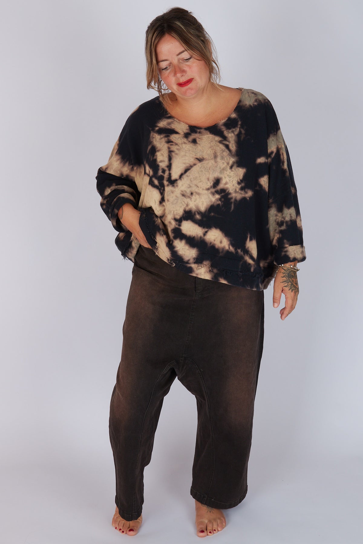 Estudio Viva Sofia Tie Dye Sweatshirt (Black Tie Dye)