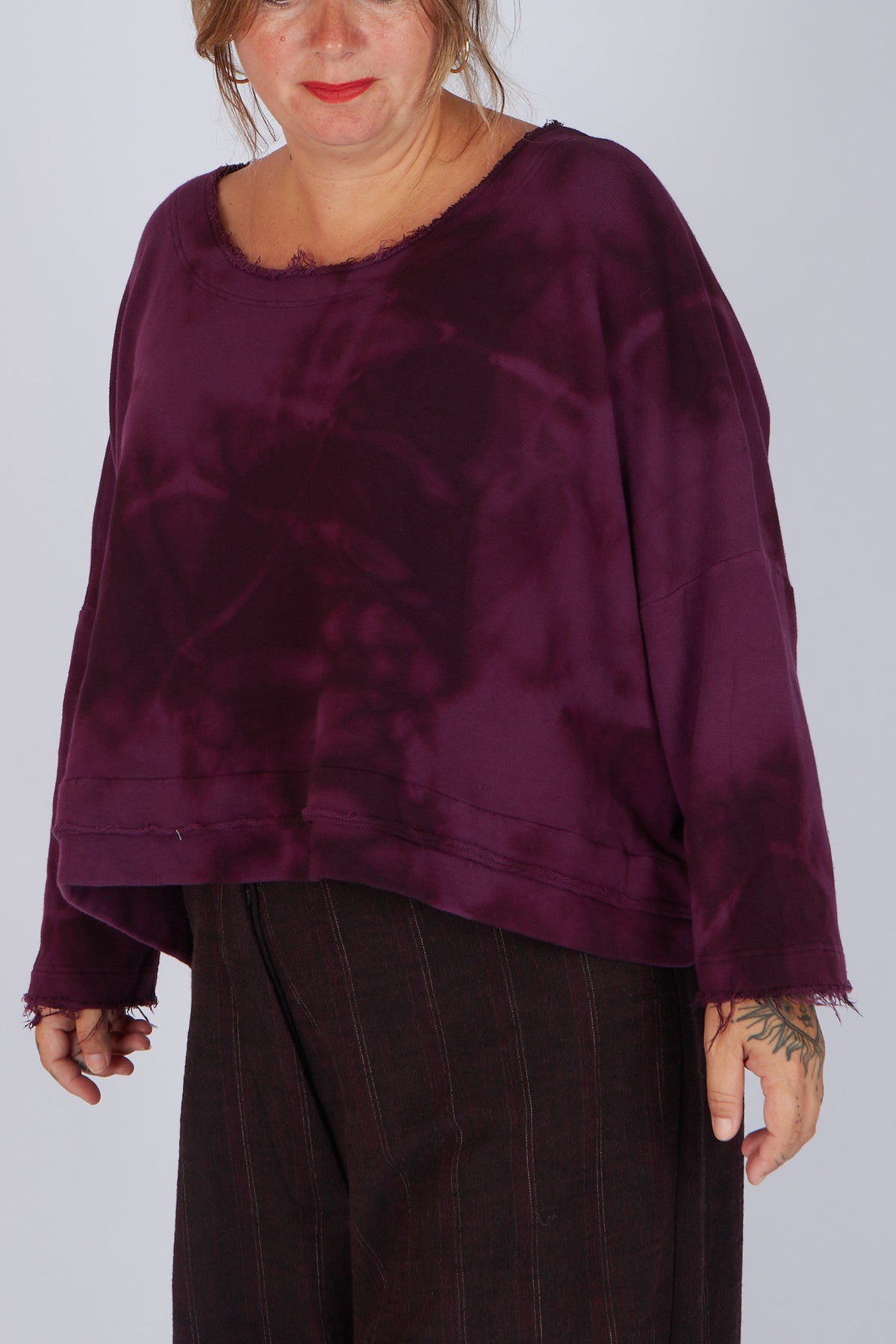 Estudio Viva Sofia Tie Dye Sweatshirt (Berry Tie Dye)