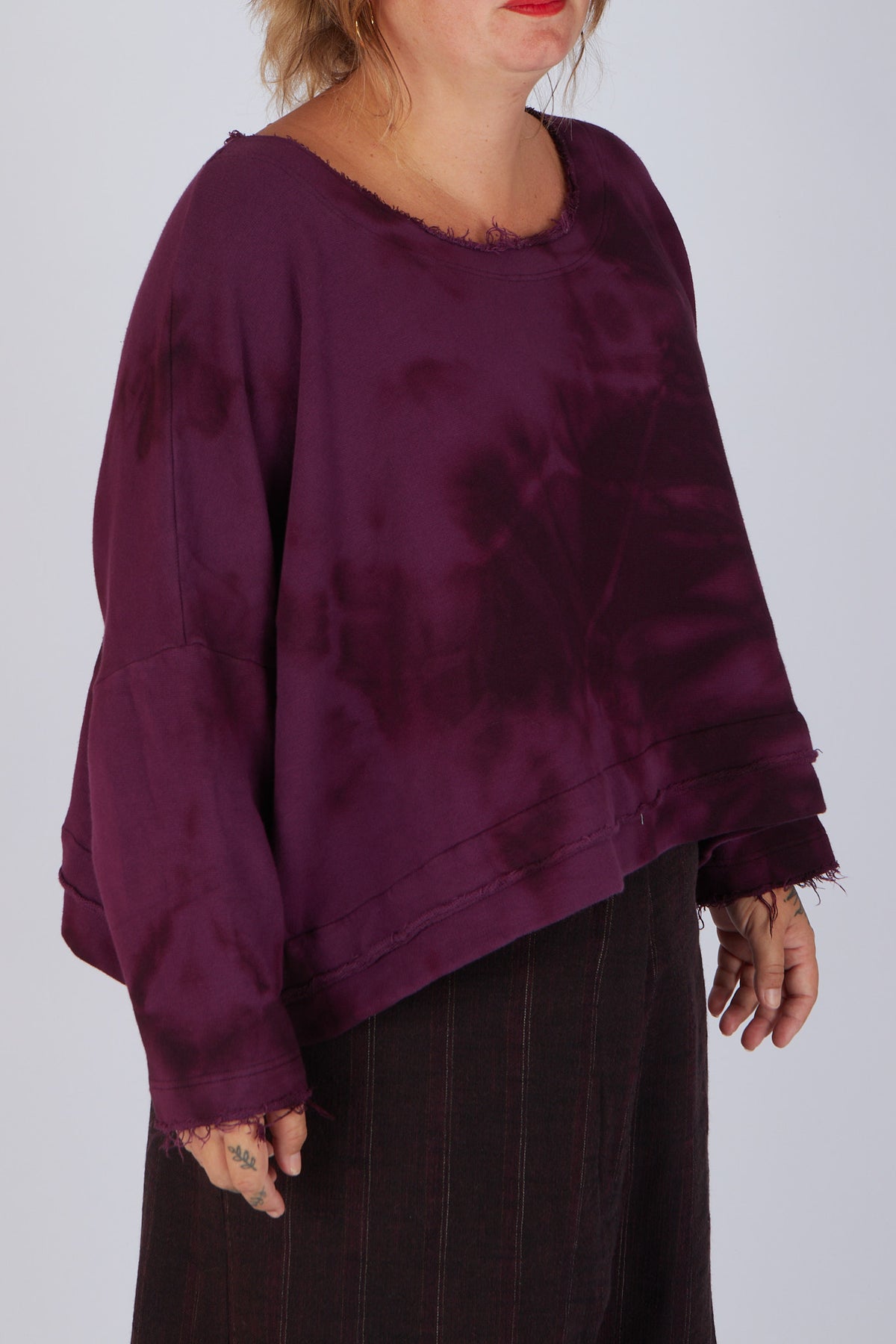 Estudio Viva Sofia Tie Dye Sweatshirt (Berry Tie Dye)