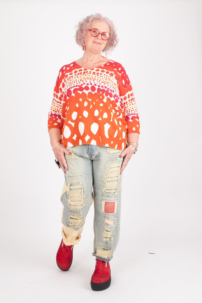 Estheme Red Dot V-Neck Pullover