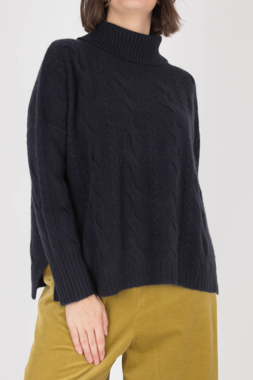 Estheme Roll Cable Knit Cashmere Pullover