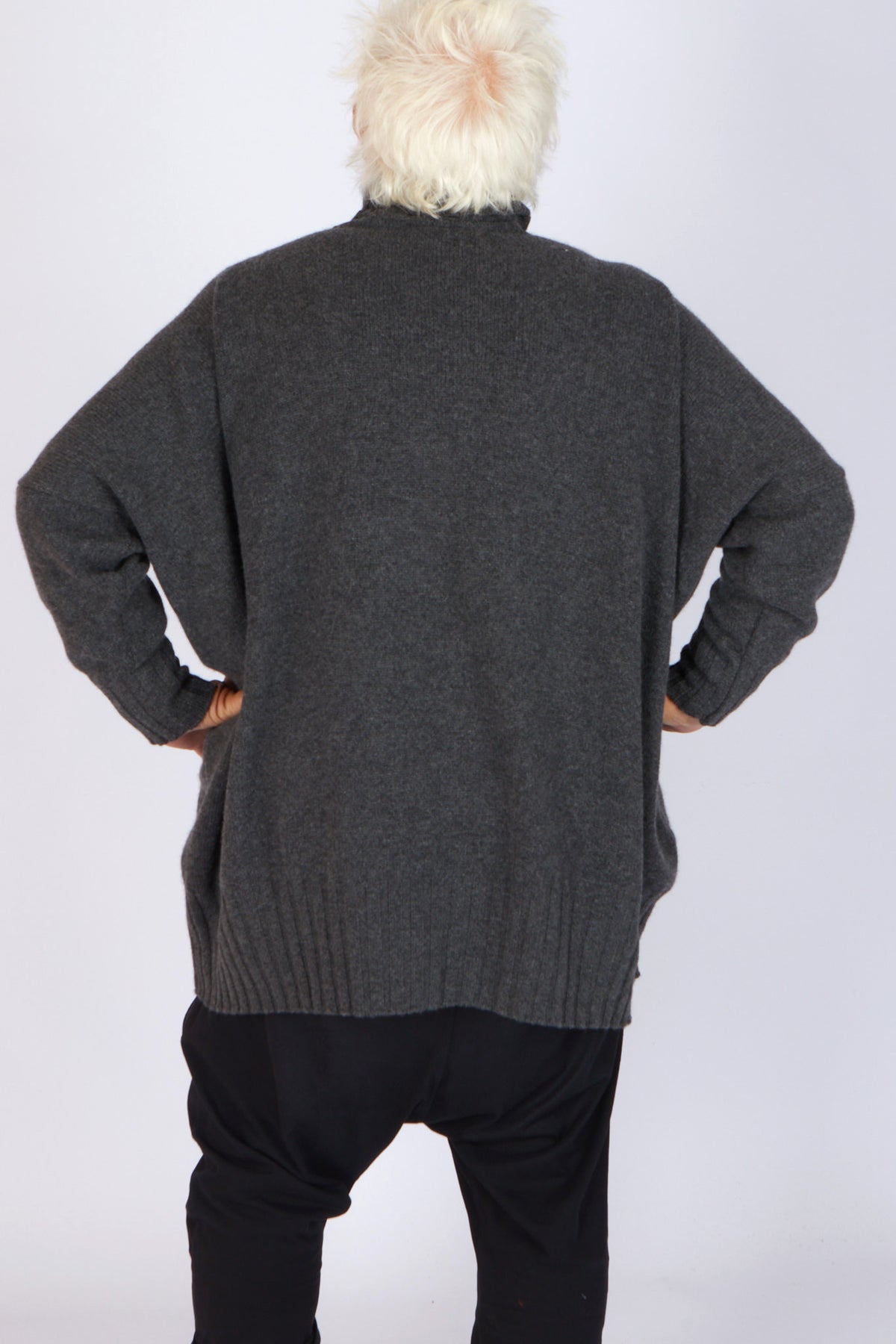 Capra Studio Juno Pullover