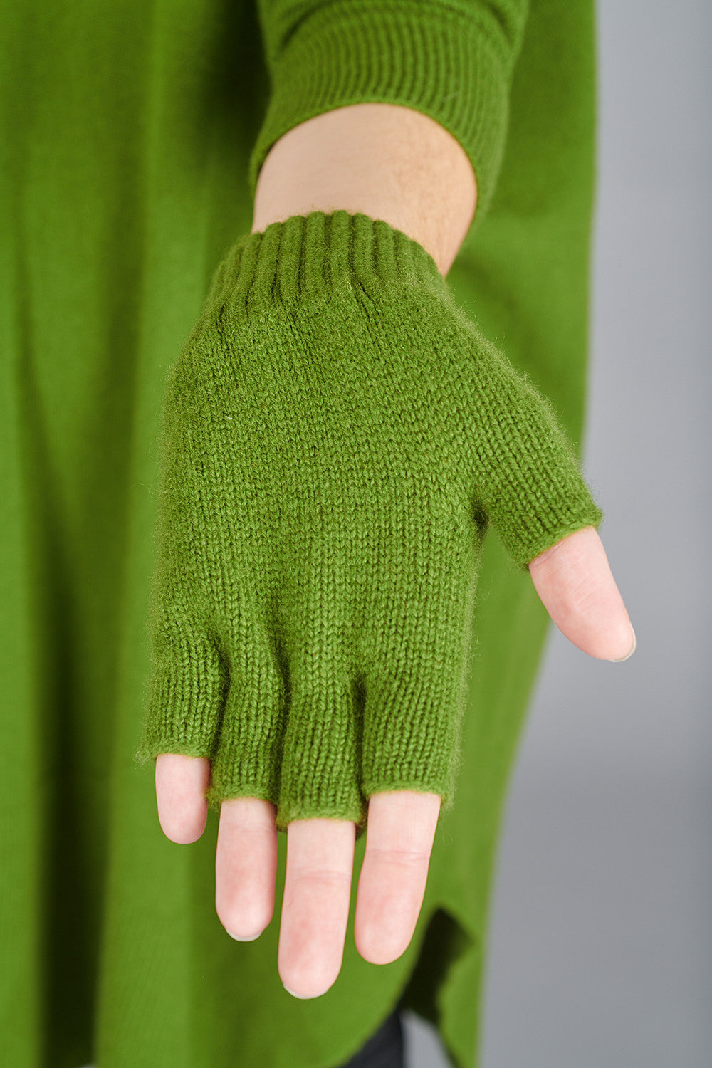 Capra Studio Vio Fingerless Glove