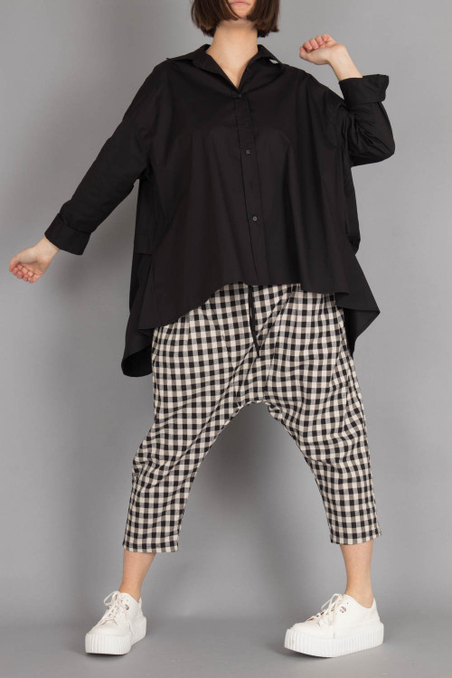 WENDYKEI Wide Shirt WK230384, WENDYKEI Checked Low Crotch Pants WK230387, Rundholz Shoes RH230039
