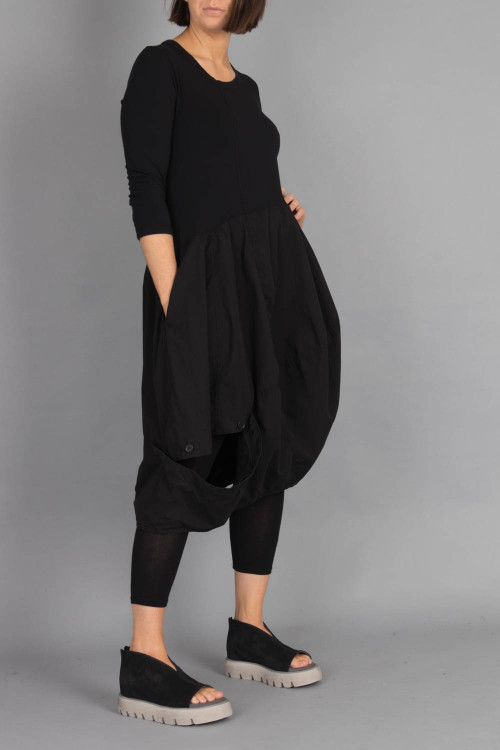 Rundholz Black Label Dress RH230051, By Basics Bamboo Leggings BB100048, Lofina Sandals LF230216