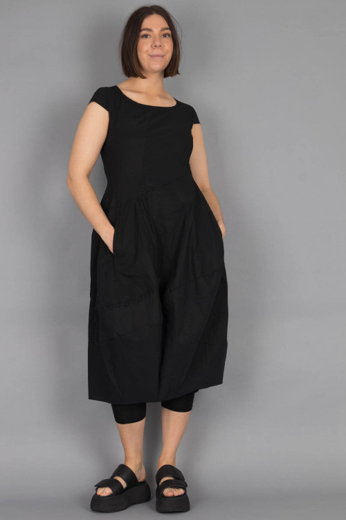 Rundholz Black Label Dress RH230118, By Basics Bamboo Leggings BB100048, Lofina Sandals LF220049