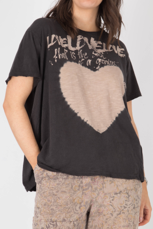 mp100293 - Magnolia Pearl Heart Love Love T @ Walkers.Style buy women's clothes online or at our Norwich shop.