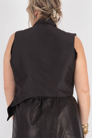 mi235004 - MiiN Vest @ Walkers.Style buy women's clothes online or at our Norwich shop.