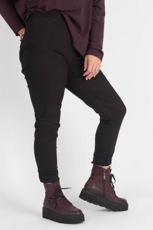 rh235138 - Rundholz Trousers @ Walkers.Style buy women's clothes online or at our Norwich shop.