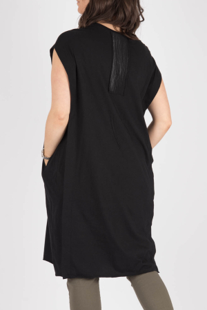 sb240277 - StudioB3 Vinia Tunic Dress @ Walkers.Style buy women's clothes online or at our Norwich shop.